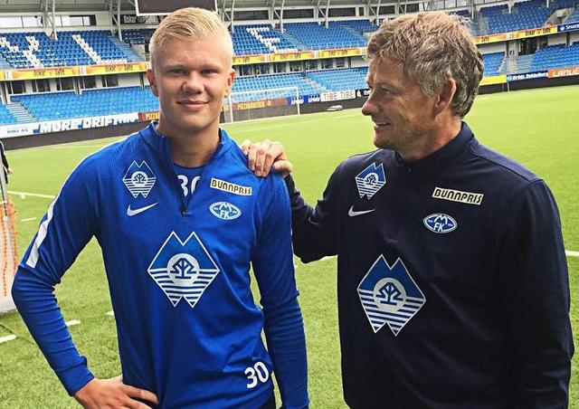 西蒙尼：我们一直在练定位球；现在不考虑前八只考虑奥维耶多（西蒙尼：定位球训练一直进行；暂不谈前八，只专注奥维耶多）