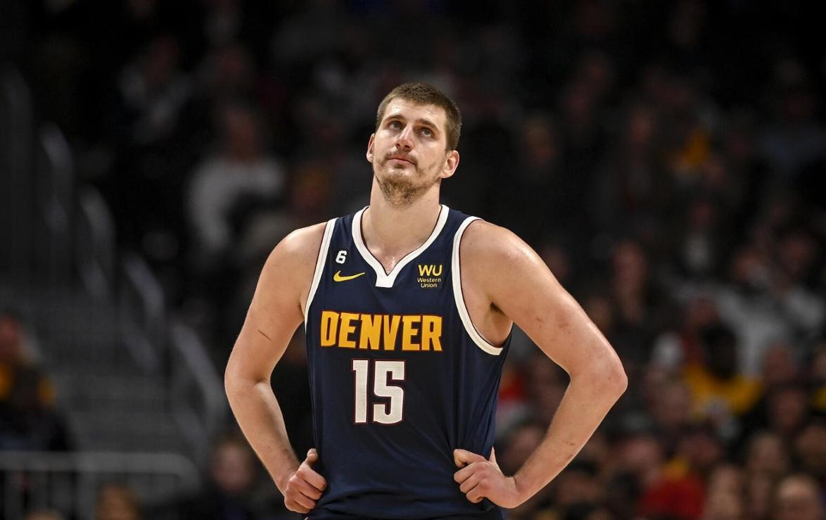 因排名垫底多名球员家人遭死亡威胁，佛罗伦萨官方表示谴责（多名球员家属因球队垫底遭死亡威胁，佛罗伦萨俱乐部严正谴责）