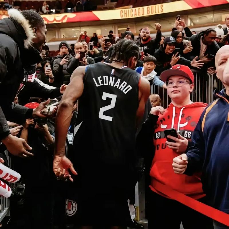 里程碑之战，恩里克迎来执教生涯第400场俱乐部赛事（职业生涯里程碑之战：恩里克迎来第400场俱乐部执教）