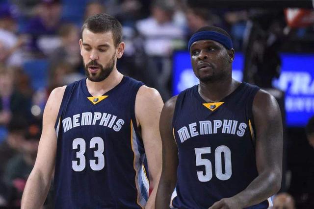 0-1！英意豪门欧冠巅峰对决：7亿战舰连伤两员大将 88分钟惨遭绝杀（0-1！欧冠英意豪门对撞：7亿豪阵连折两员大将，第88分钟遭绝杀）