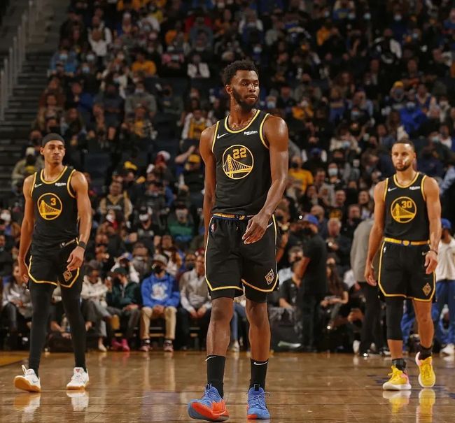 鲁媒：山东队4外援出征武汉，依木兰、陈泽仕已提前抵达（鲁媒：山东队四外援奔赴武汉，依木兰、陈泽仕已先行抵达）